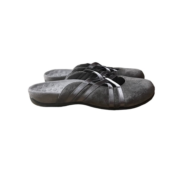 VIONIC Claire Charcoal Gray Suede Slip On Strappy Crisscross Strap Mules Size 8 - Picture 1 of 8